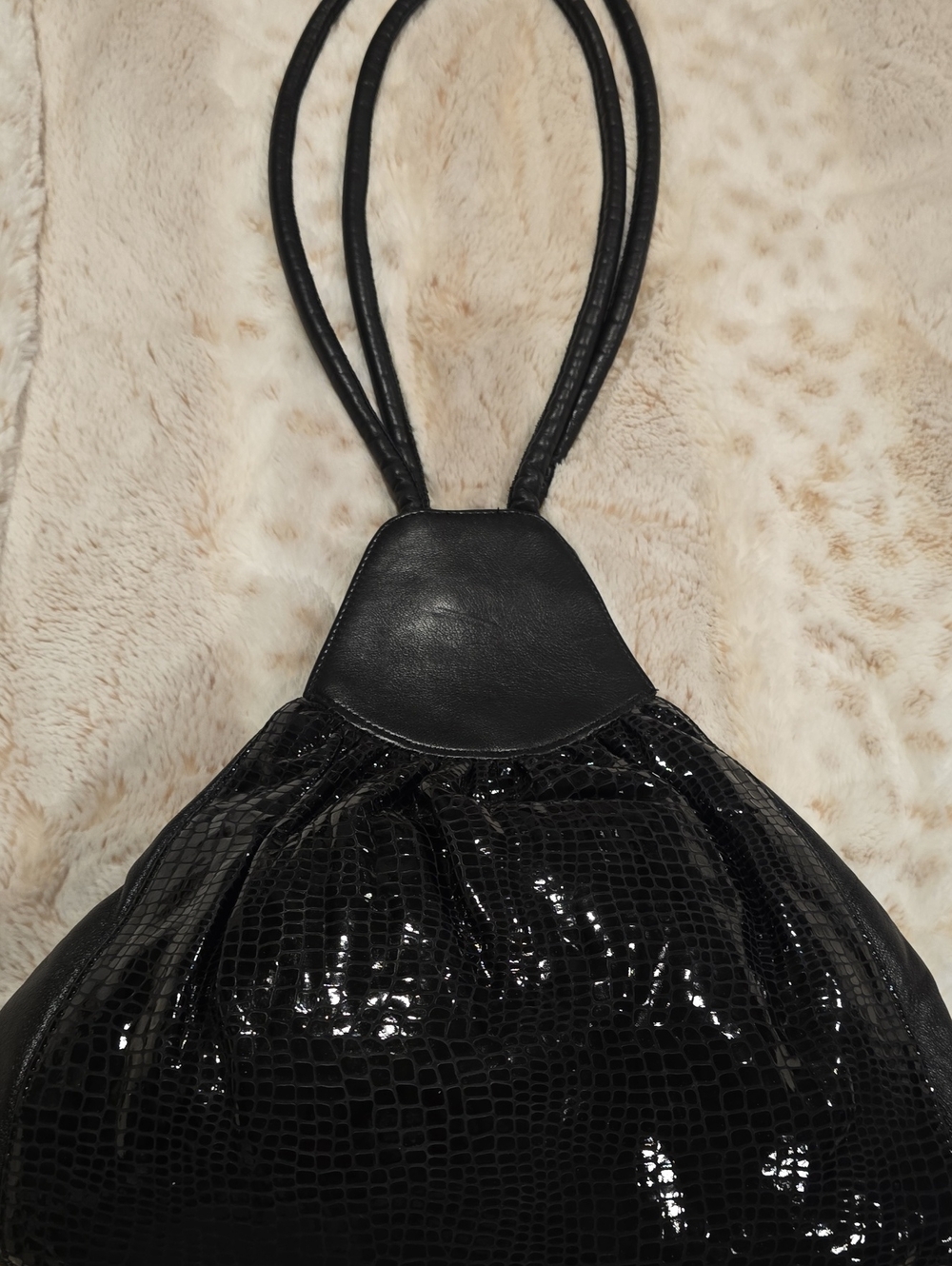 Limar Designs, Oceanside, California. Black Patent Croc-Textured, Shoulder Bag - Picture 8 of 10